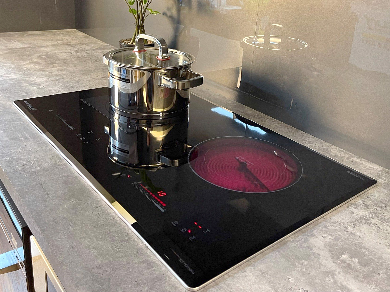 kich-thuoc-bep-dien-tu-eurosun-eu-te728pro.jpg_product_product_product_product_product_product